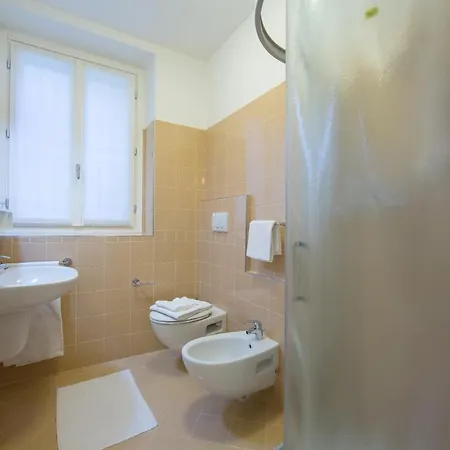 Sleeps 7 Pool Air Con Casa vacanze